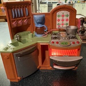 Loving Family Kitchen 2005. Works great! Hard to Find doll house furniture.